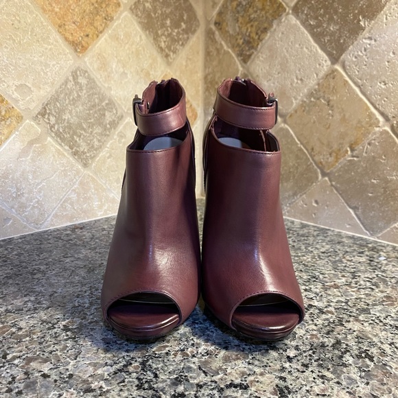 Beautiful BN Shoemint "Leila" Booties in size 6.5 Color:Wine NEW IN THE BOX - Picture 5 of 16